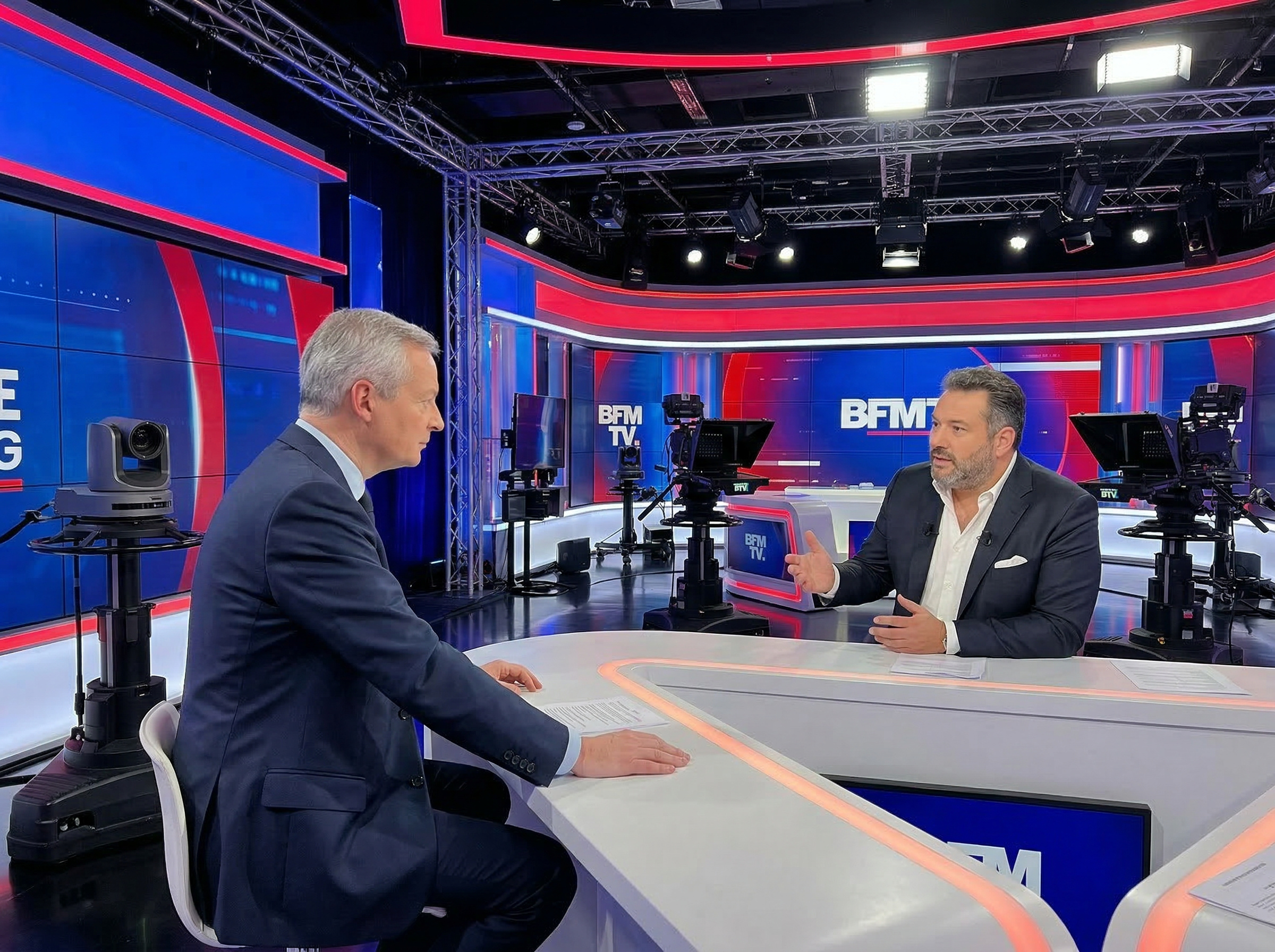 Bruno Le Maire face à Bruce Toussaint sur le plateau de BFM TV